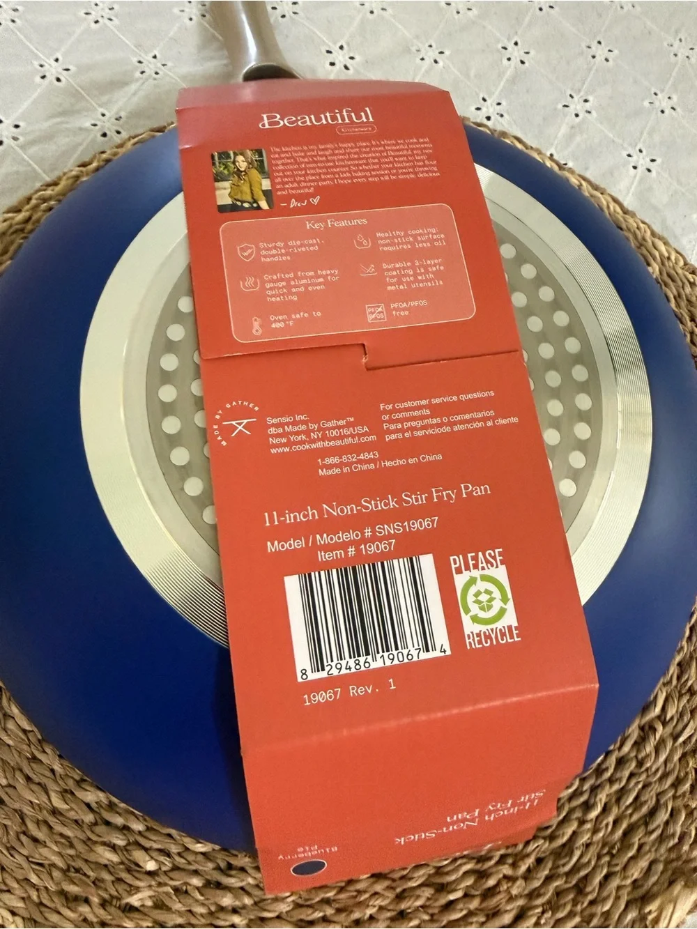 Beautiful Blue 11-inch Non-Stick Stir Fry Pan - Beige Handle, Black Interior